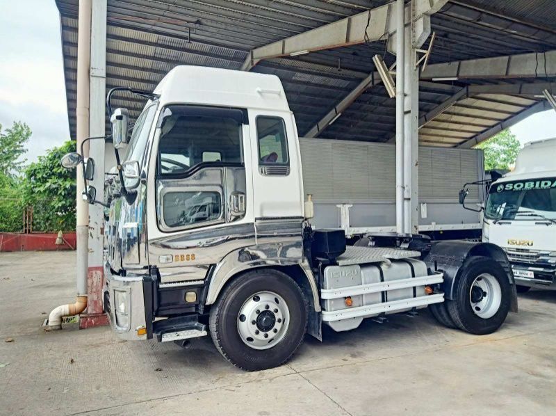2023 Isuzu giga sobida reconditioned surplus 4x2 6-wheeler tractor heas bb 88 series pictures