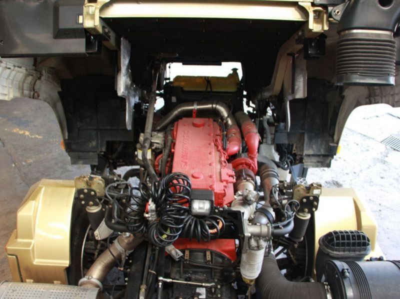 2019 Isuzu x3000 6x4 10-wheel tractor head 6x4 truck new for sale sinotruk howo dongfeng faw pictures