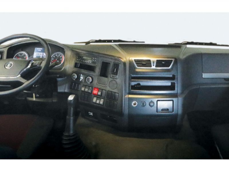 2019 Isuzu x3000 6x4 10-wheel tractor head 6x4 truck new for sale sinotruk howo dongfeng faw pictures