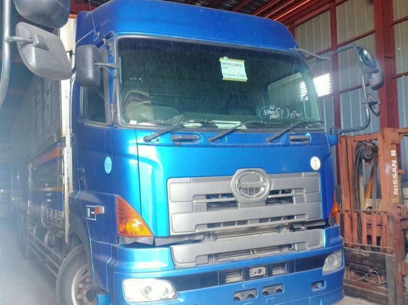 Used Hino HINO 700 WING VAN  for sale in Subic Bay, Region III (Central Luzon)