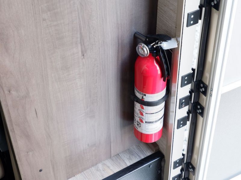 2022 Ford F350 Minnie Winnie pictures