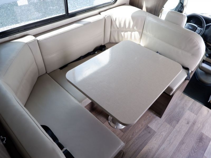 2022 Ford F350 Minnie Winnie pictures