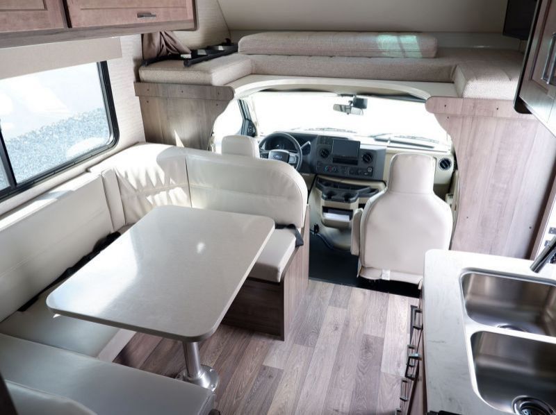 2022 Ford F350 Minnie Winnie pictures