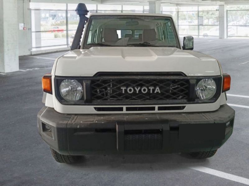 2024 Toyota Land Cruiser 76 pictures
