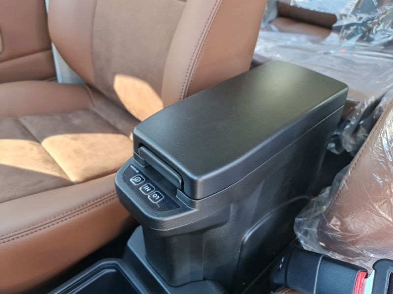 2024 Toyota Land Cruiser 76 pictures