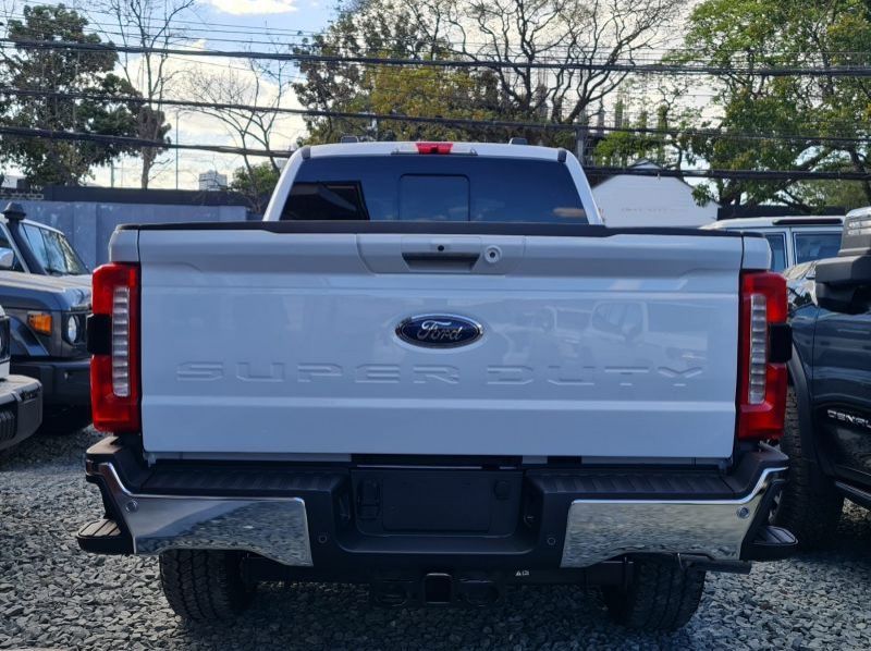 2024 Ford F250 Lariat pictures