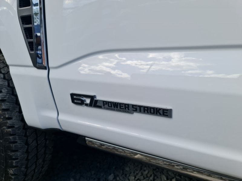 2024 Ford F250 Lariat pictures