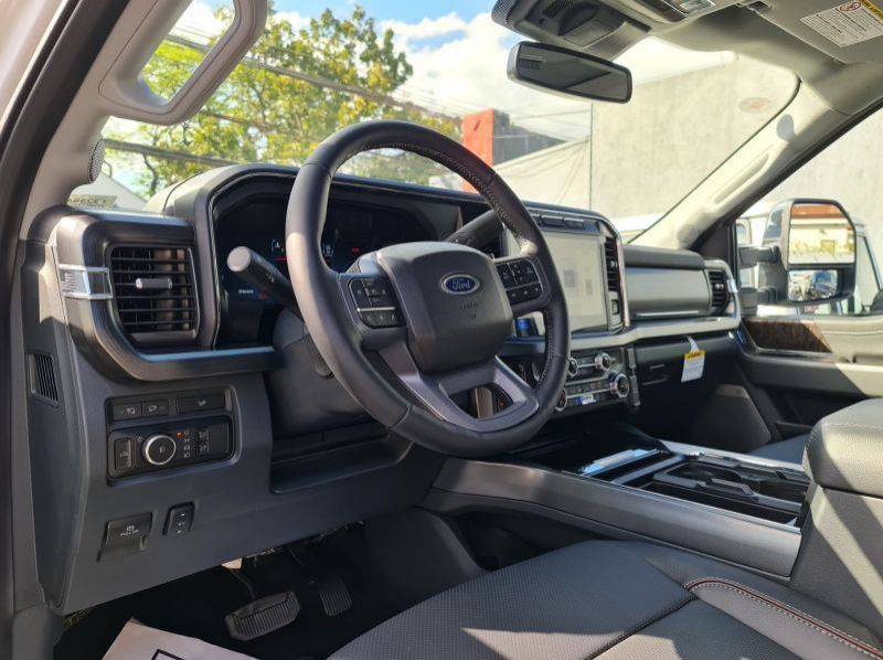 2024 Ford F250 Lariat pictures