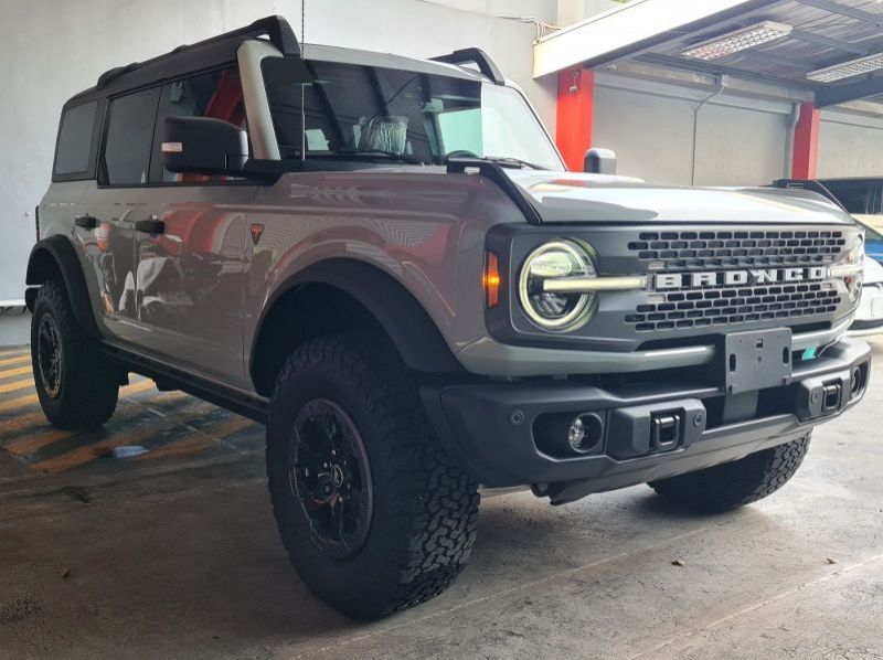 2023 Ford Bronco Badlands pictures