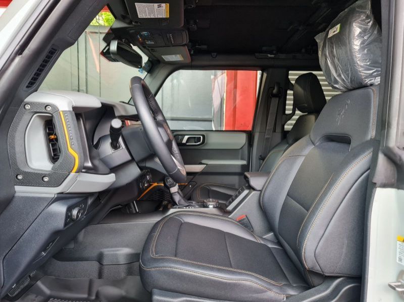 2023 Ford Bronco Badlands pictures