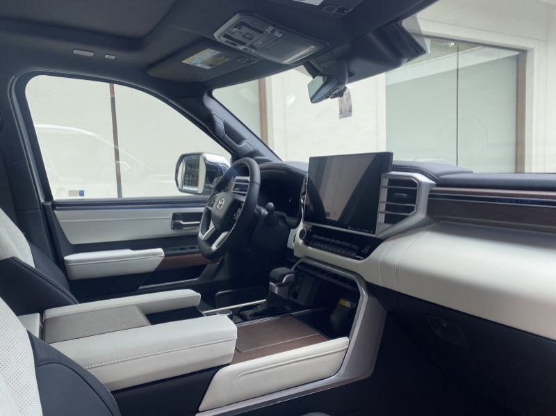 2023 Toyota Sequoia Capstone pictures