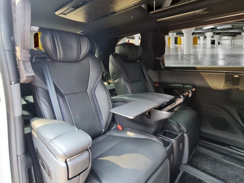 2024 Lexus LM350 h  pictures