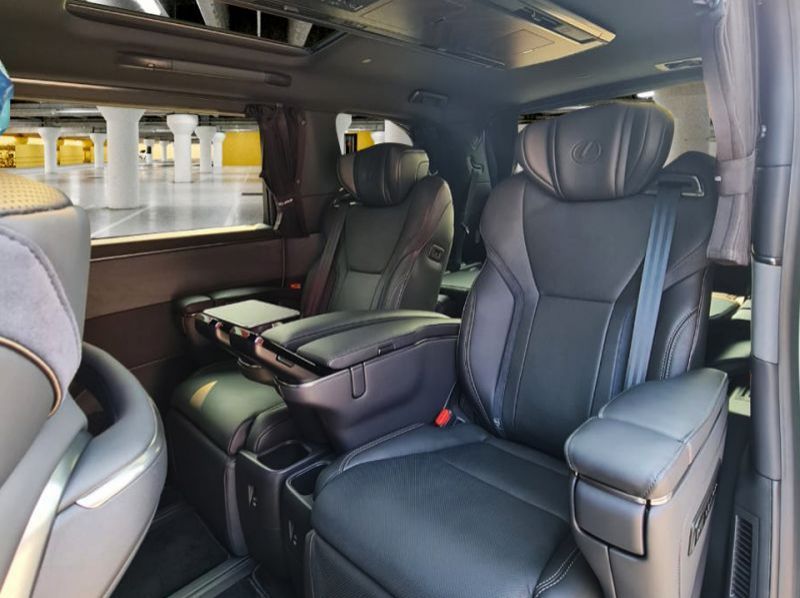 2024 Lexus LM350 h  pictures