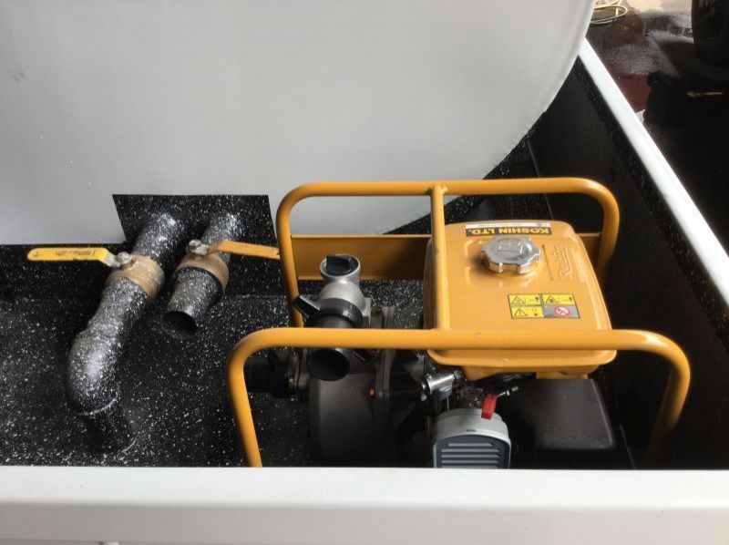 2020 Isuzu Water Tanker Truck pictures