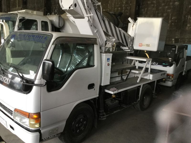 2000 Isuzu ISUZU ManLift Truck pictures