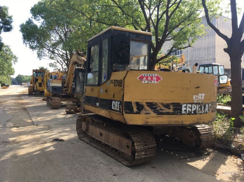 2000 caterpillar E70B pictures
