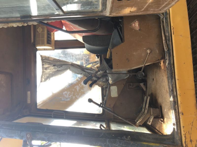 2000 caterpillar E70B pictures