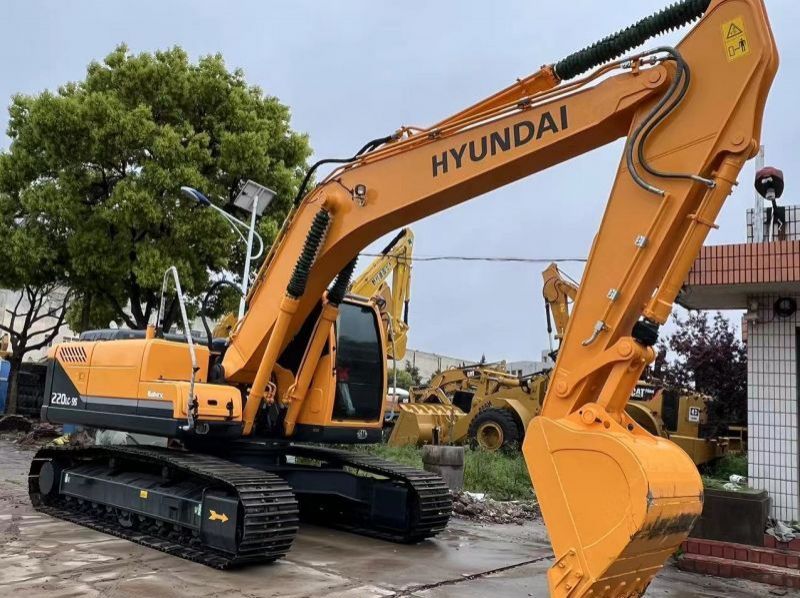 Used HYUNDAI R220LC-9S  for sale in Manila, NCR