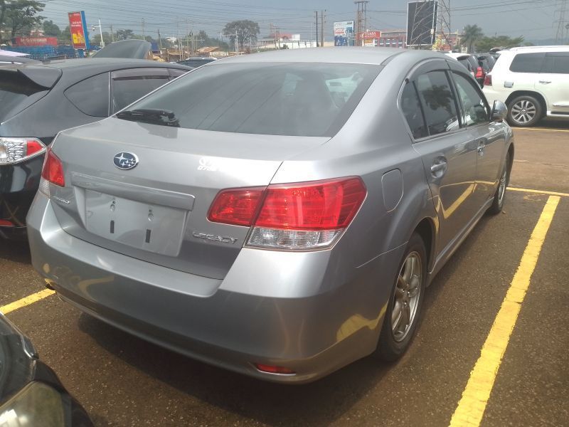 2011 Subaru Legacy photo