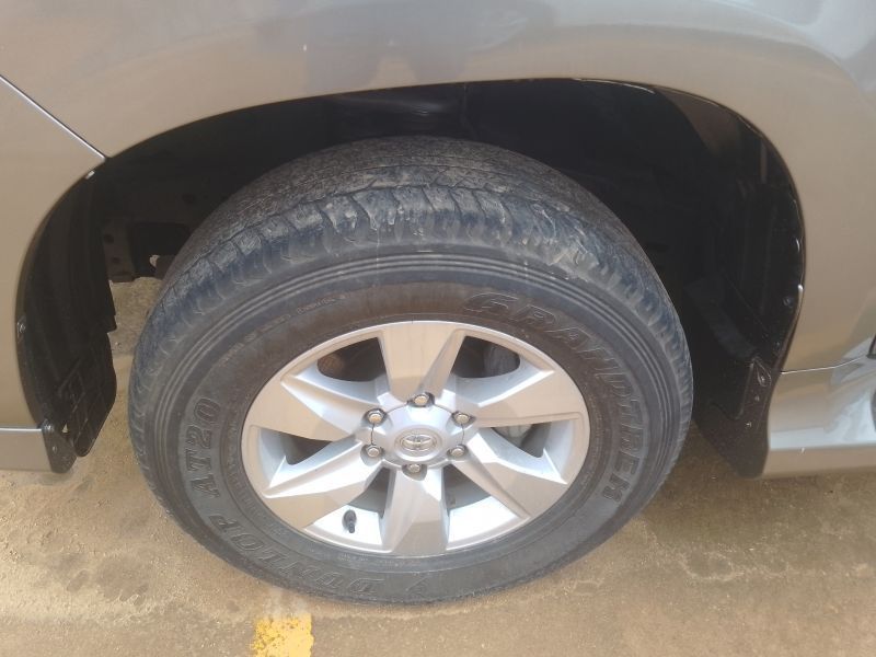 2023 Toyota Land Cruiser Prado photo