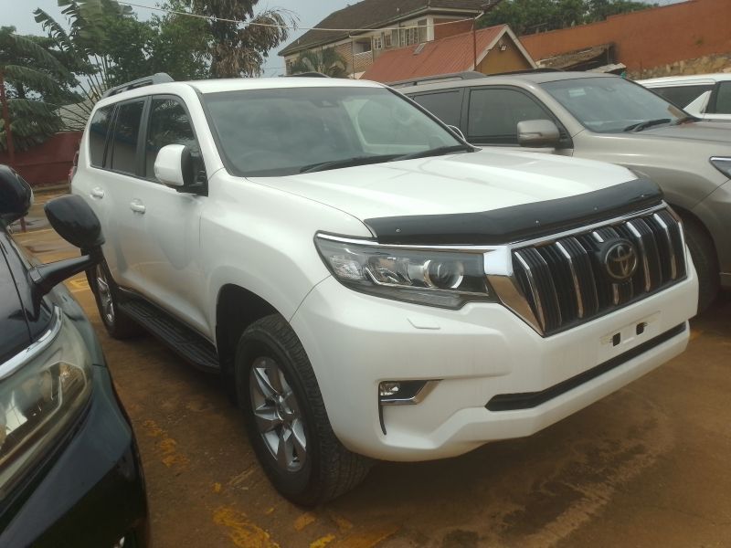 2022 Toyota Land Cruiser Prado photo