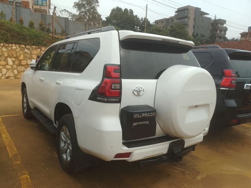 2022 Toyota Land Cruiser Prado photo