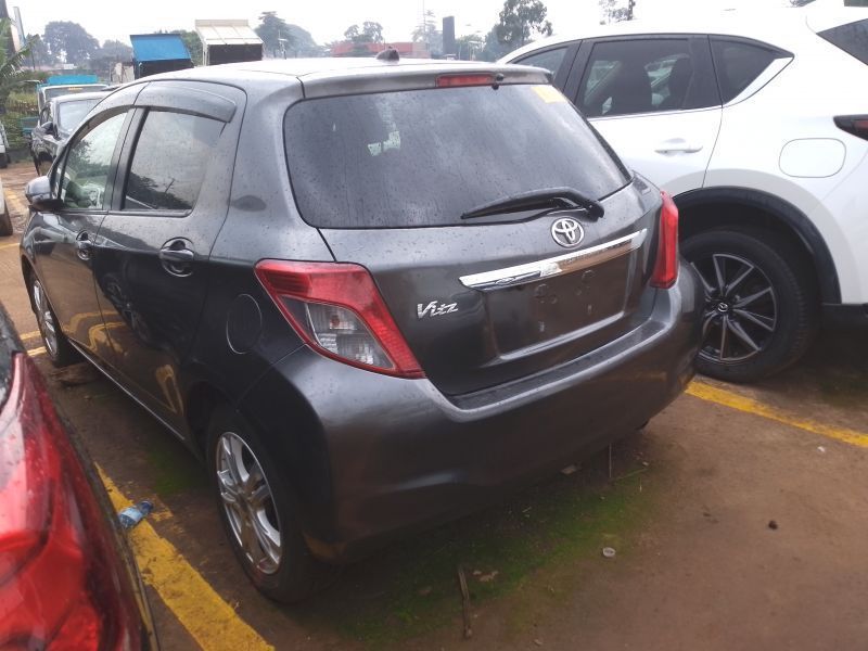 2011 Toyota VITZ photo