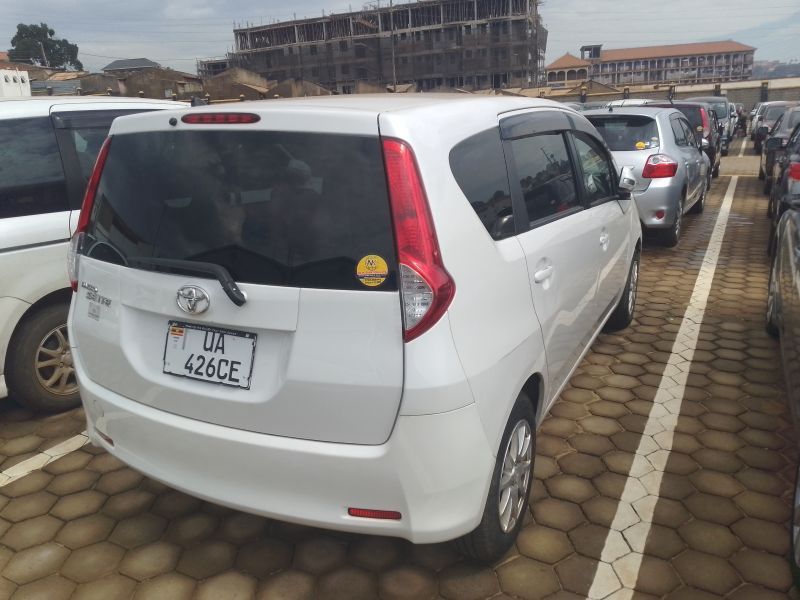 2010 Toyota Passo Sette photo