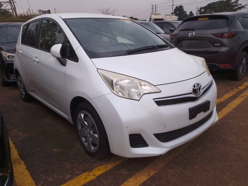 2012 Toyota RACTIS photo