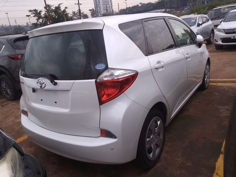 2012 Toyota RACTIS photo