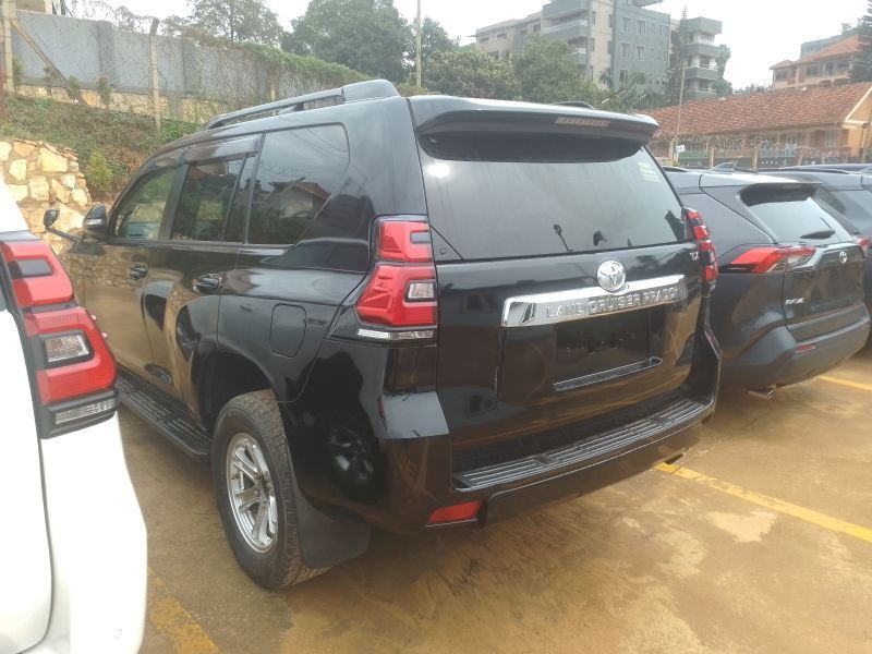 2016 Toyota Land Cruiser Prado photo