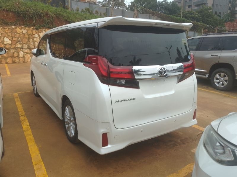 2015 Toyota Alphard photo
