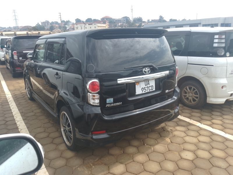 2010 Toyota Rumion photo