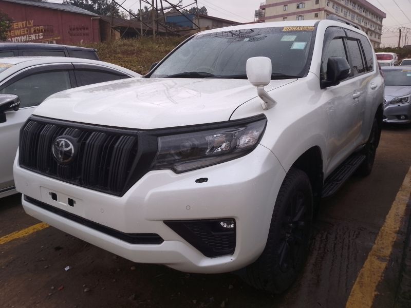 2023 Toyota LAND CRUISER PRADO photo