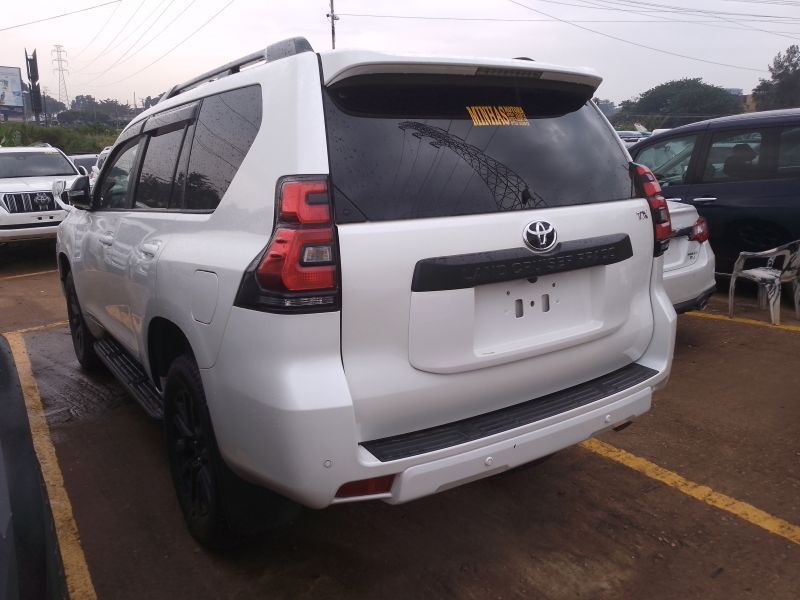 2023 Toyota LAND CRUISER PRADO photo