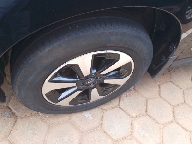 2016 Subaru Forester pictures