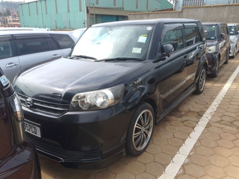 2012 Toyota Rumion pictures