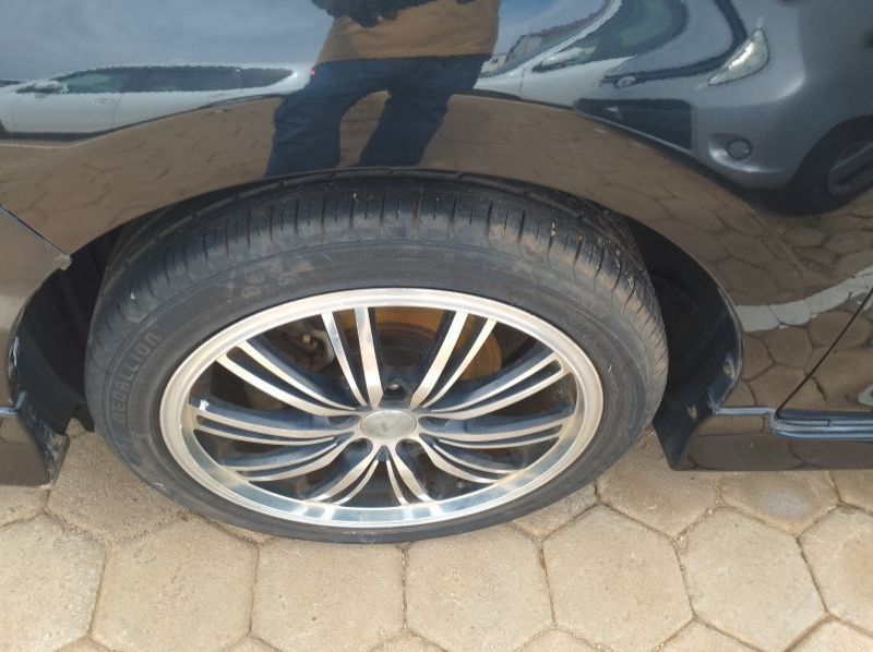 2012 Toyota Rumion pictures