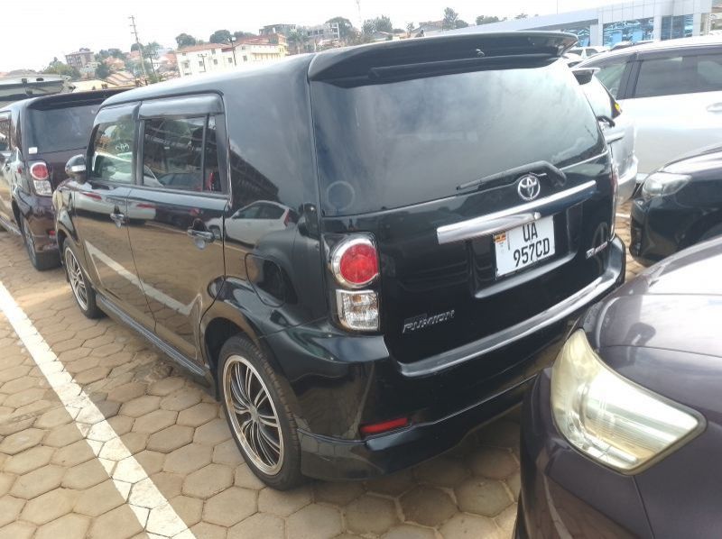 2012 Toyota Rumion pictures