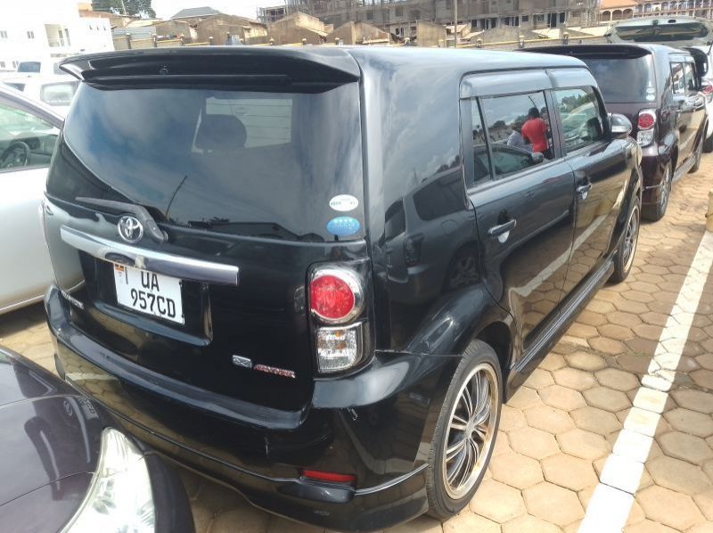 2012 Toyota Rumion pictures