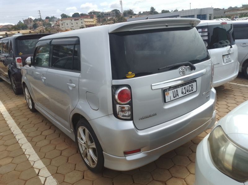 2012 Toyota Rumion pictures