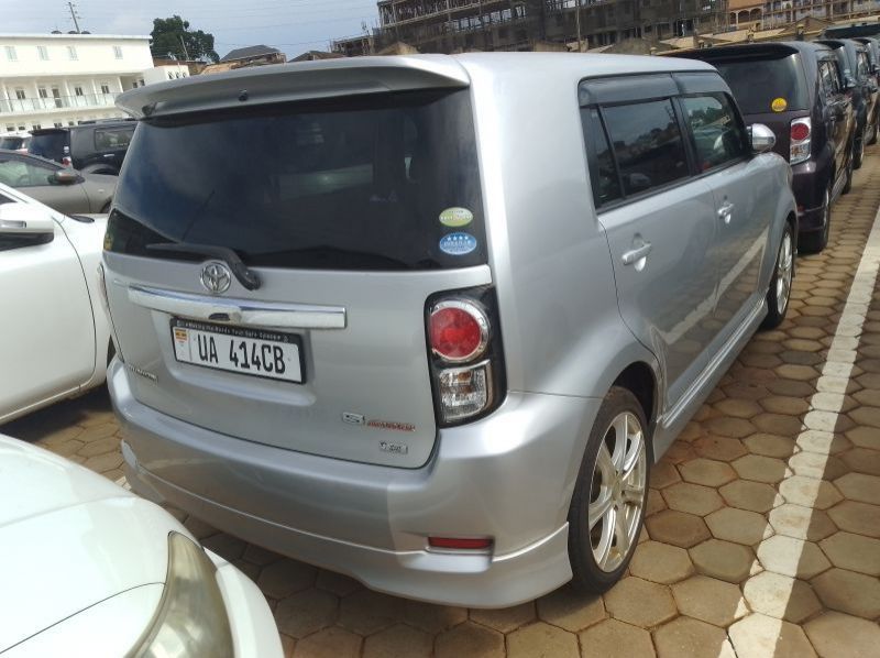 2012 Toyota Rumion pictures