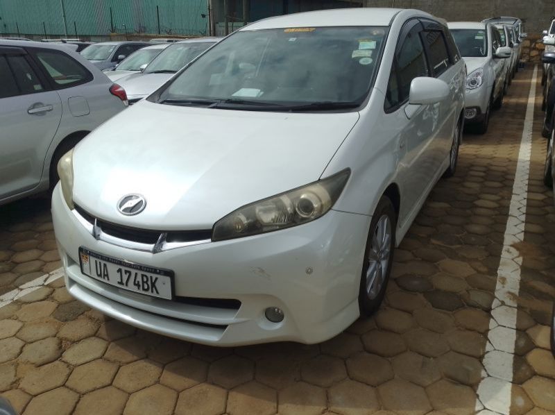 2014 Toyota Wish pictures