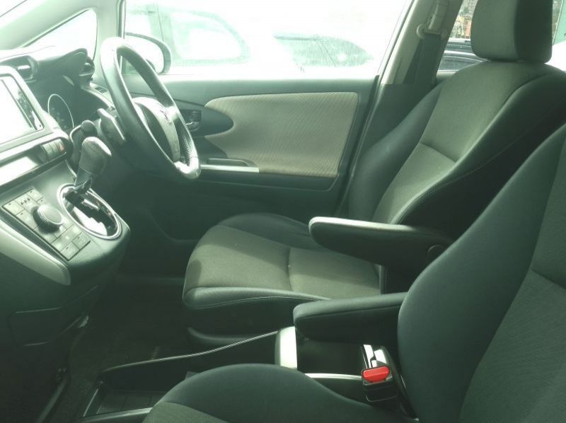 2014 Toyota Wish pictures