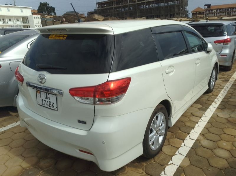 2014 Toyota Wish pictures