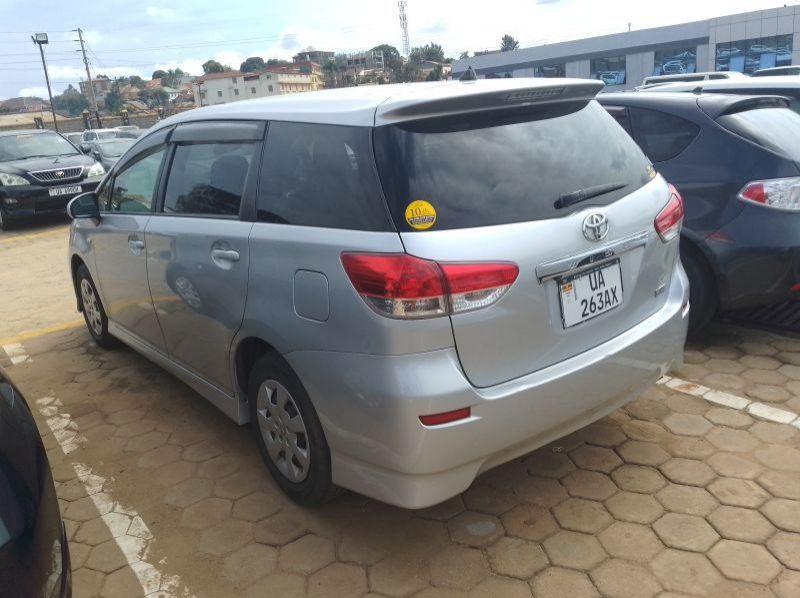 2012 Toyota Wish pictures