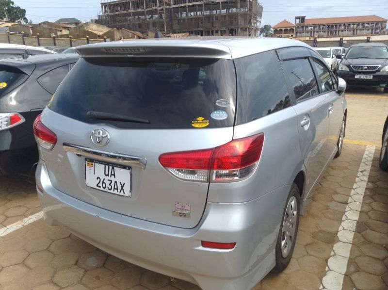 2012 Toyota Wish pictures