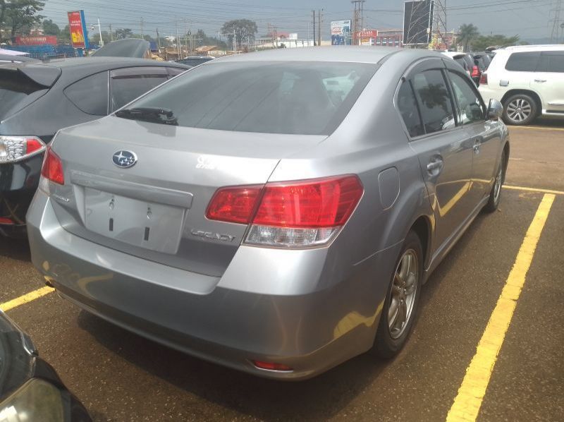 2011 Subaru Legacy pictures