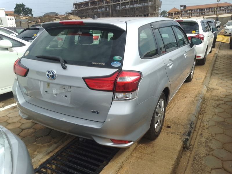 2016 Toyota Fielder pictures