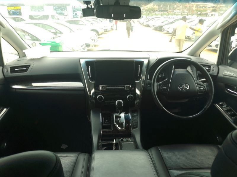 2019 Toyota alphard pictures